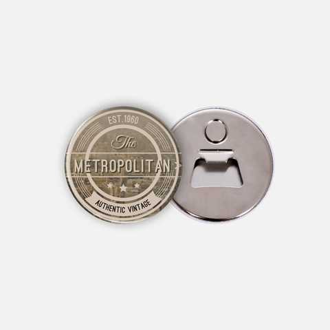 Button z magnesem i otwieraczem